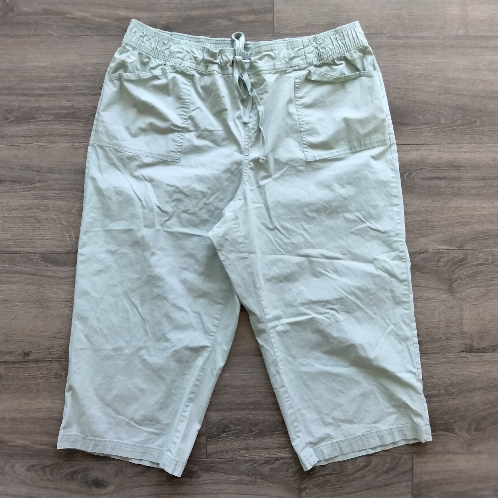 Lane Bryant Mint Green Crop Wide Leg Capri Pull On Pants w/Pockets Size 16